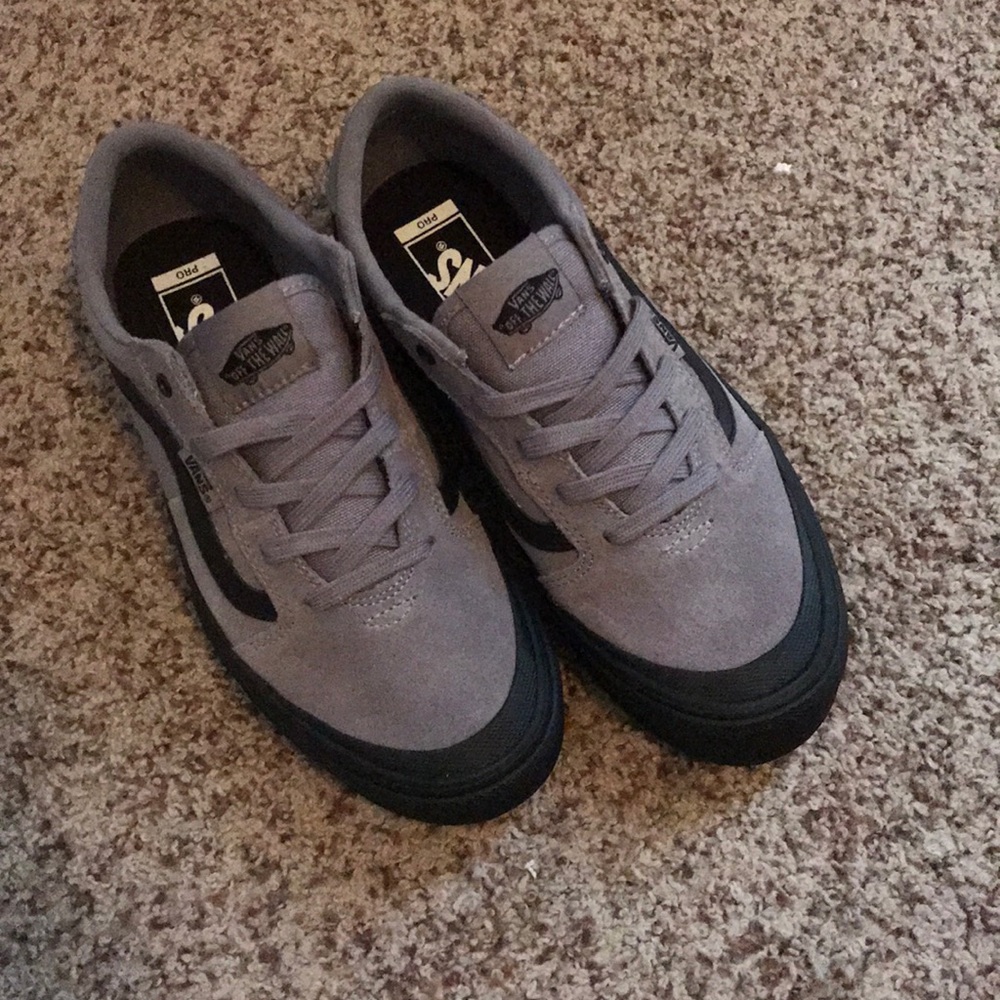 Style 112 Black/Black/pewter